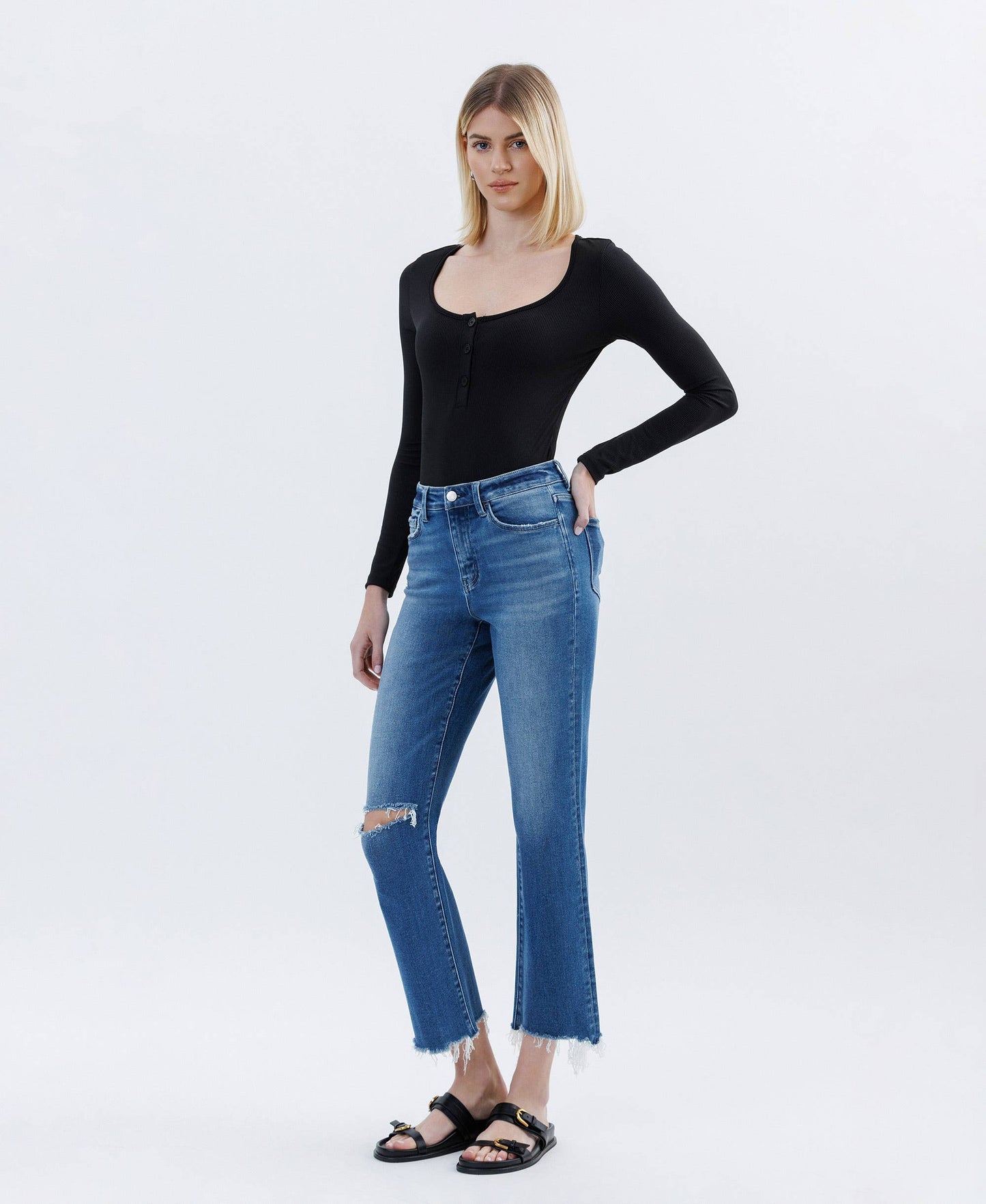 HIGH RISE DISTRESSED CROP STRAIGHT JEANS