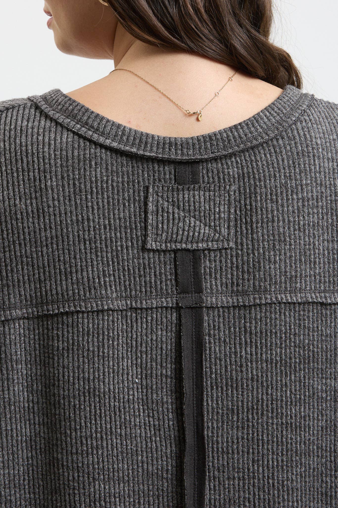 PLUS V NECK ASYMMETRICAL HEM LONG SLEEVE KNIT TOP