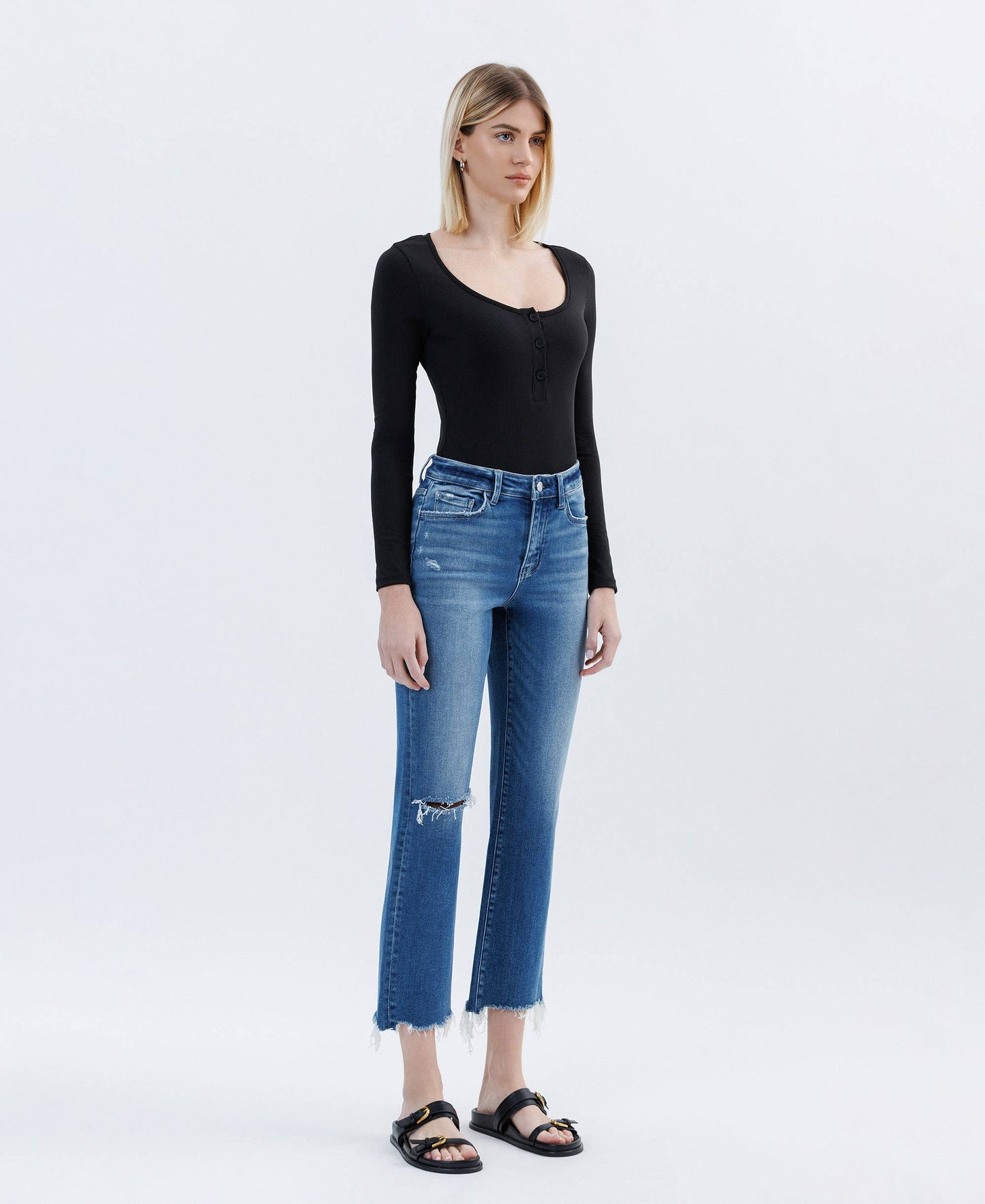HIGH RISE DISTRESSED CROP STRAIGHT JEANS