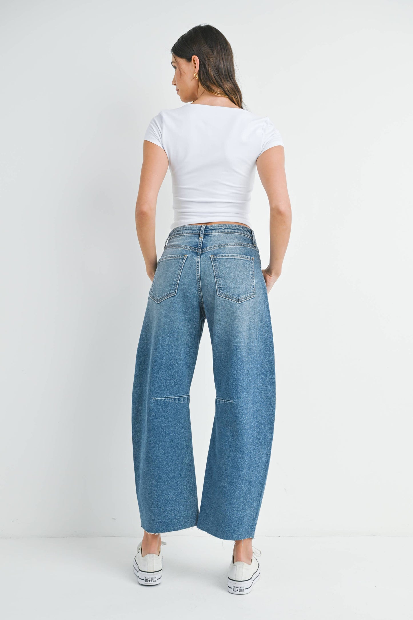 The Contrast Barrel Jeans