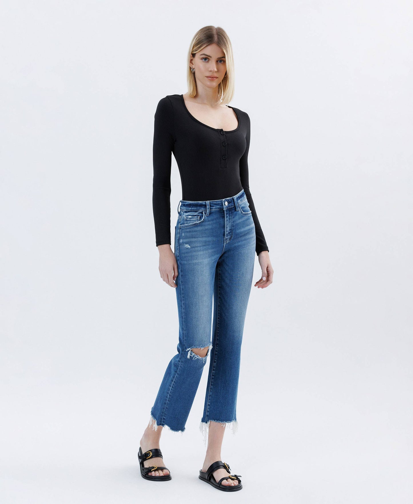 HIGH RISE DISTRESSED CROP STRAIGHT JEANS