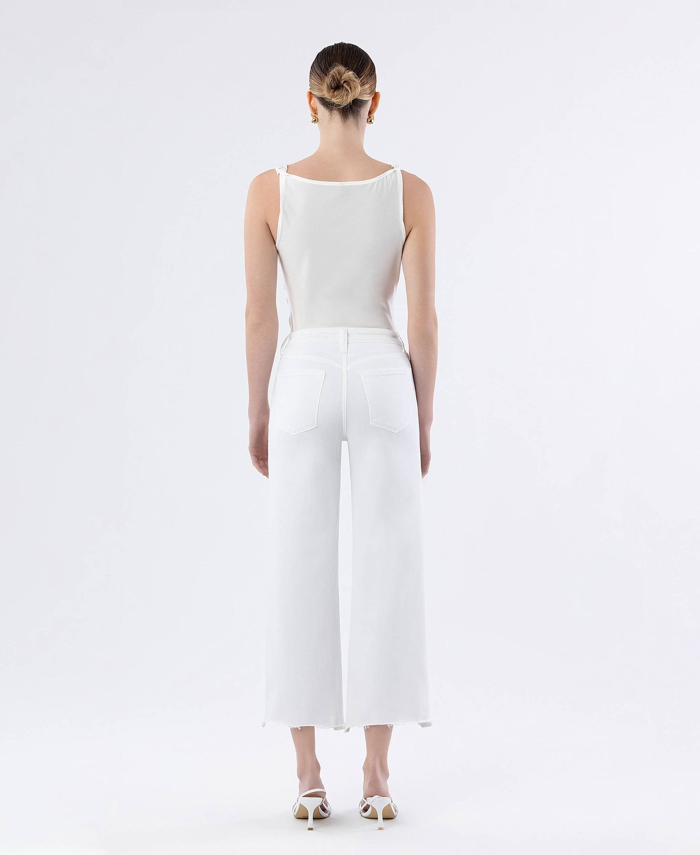 WHITE HIGH RISE UNEVEN RAW HEM CROP WIDE JEANS