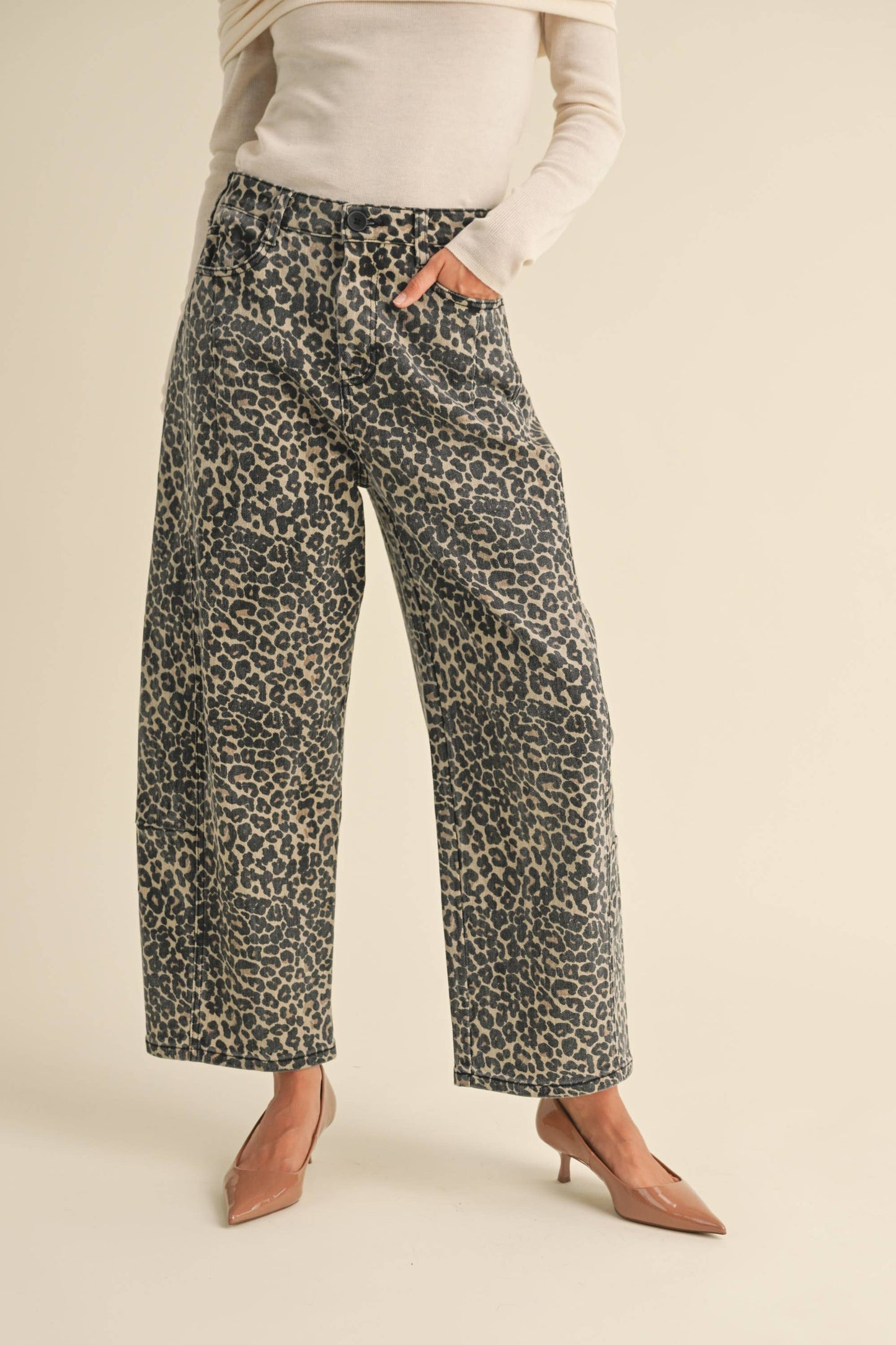 LEOPARD PRINT BARREL PANTS