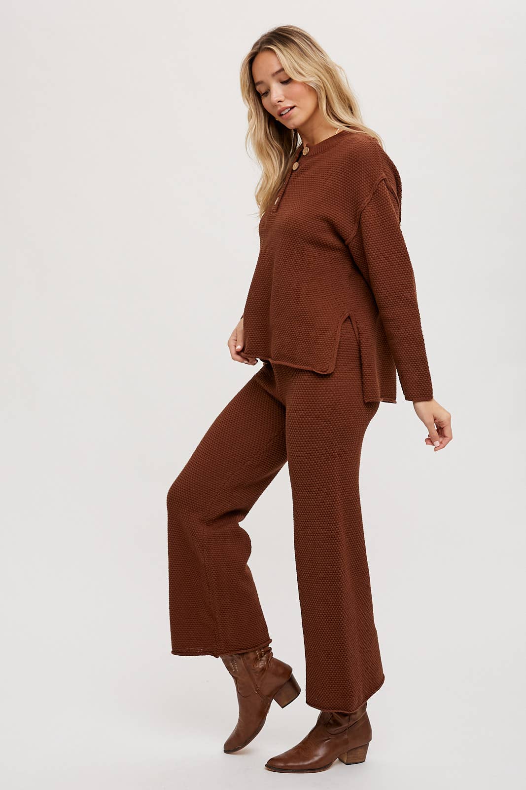 TEXTURED KNIT TOP & PANTS SET