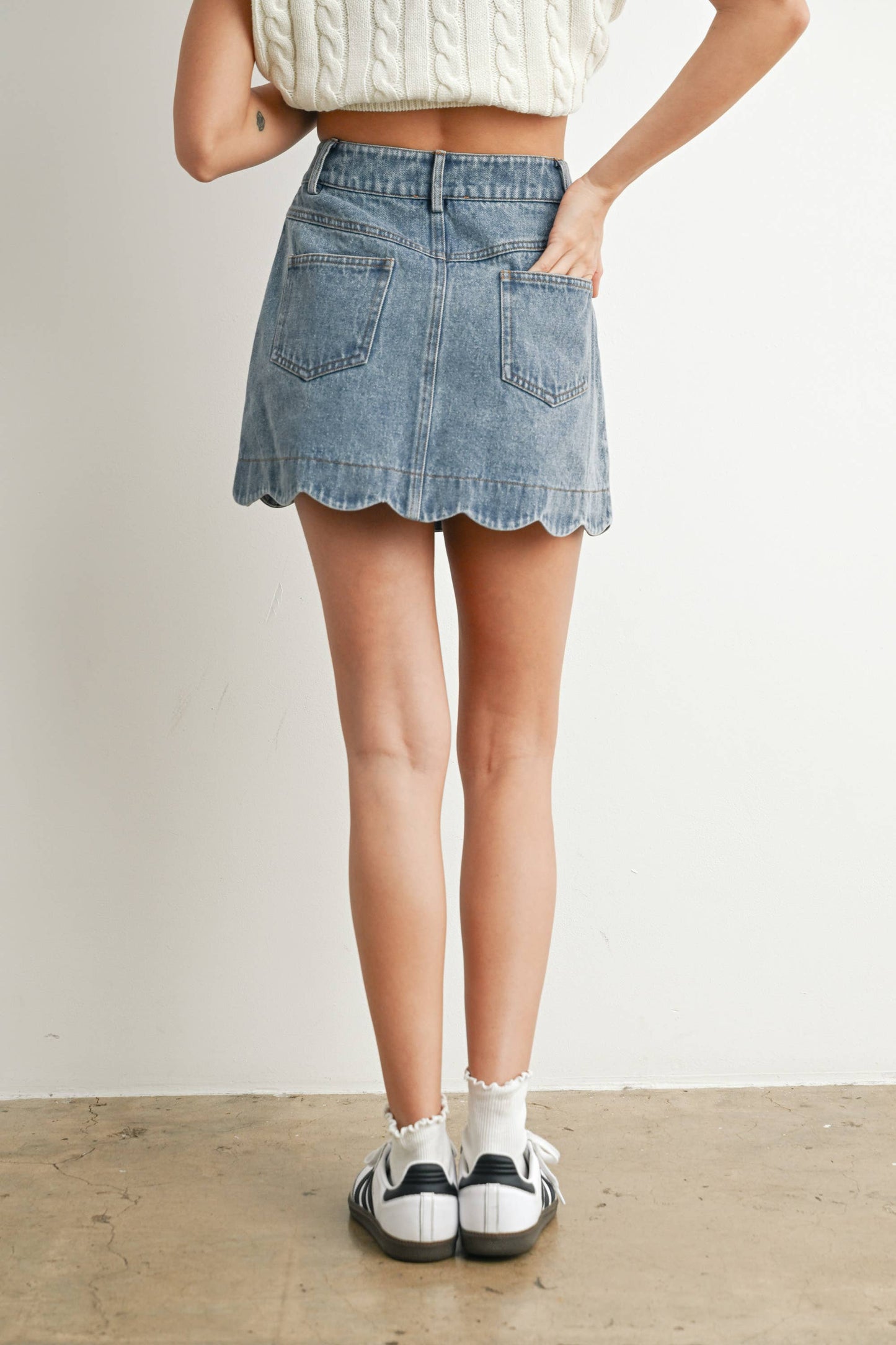 Buttoned Scallop Denim Skirt