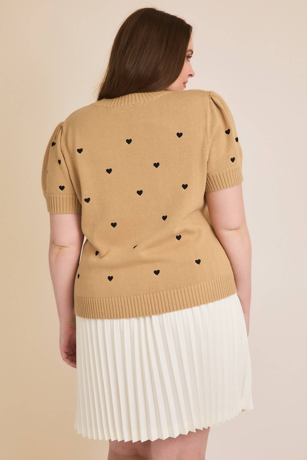 PLUS PUFF SHORT SLEEVE "HEART" EMBROIDERED SWEATER